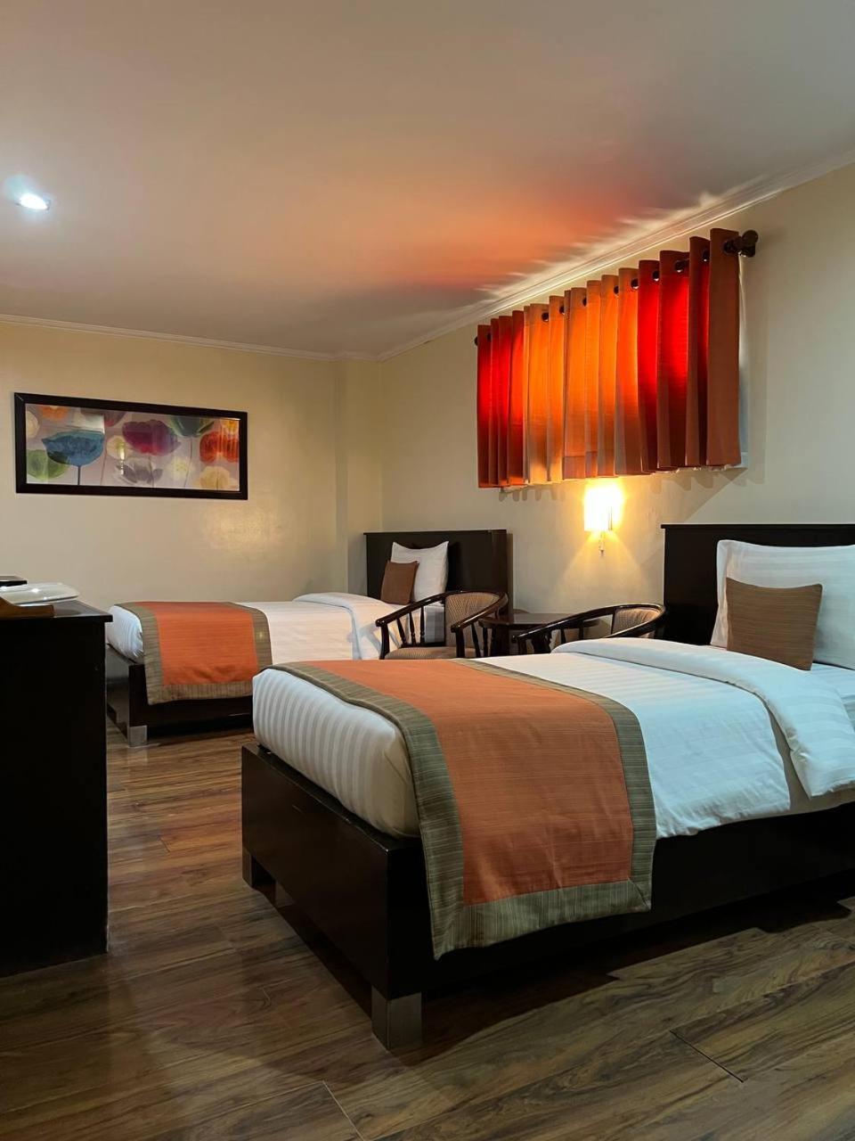 Subic Residencias Olongapo Zewnętrze zdjęcie