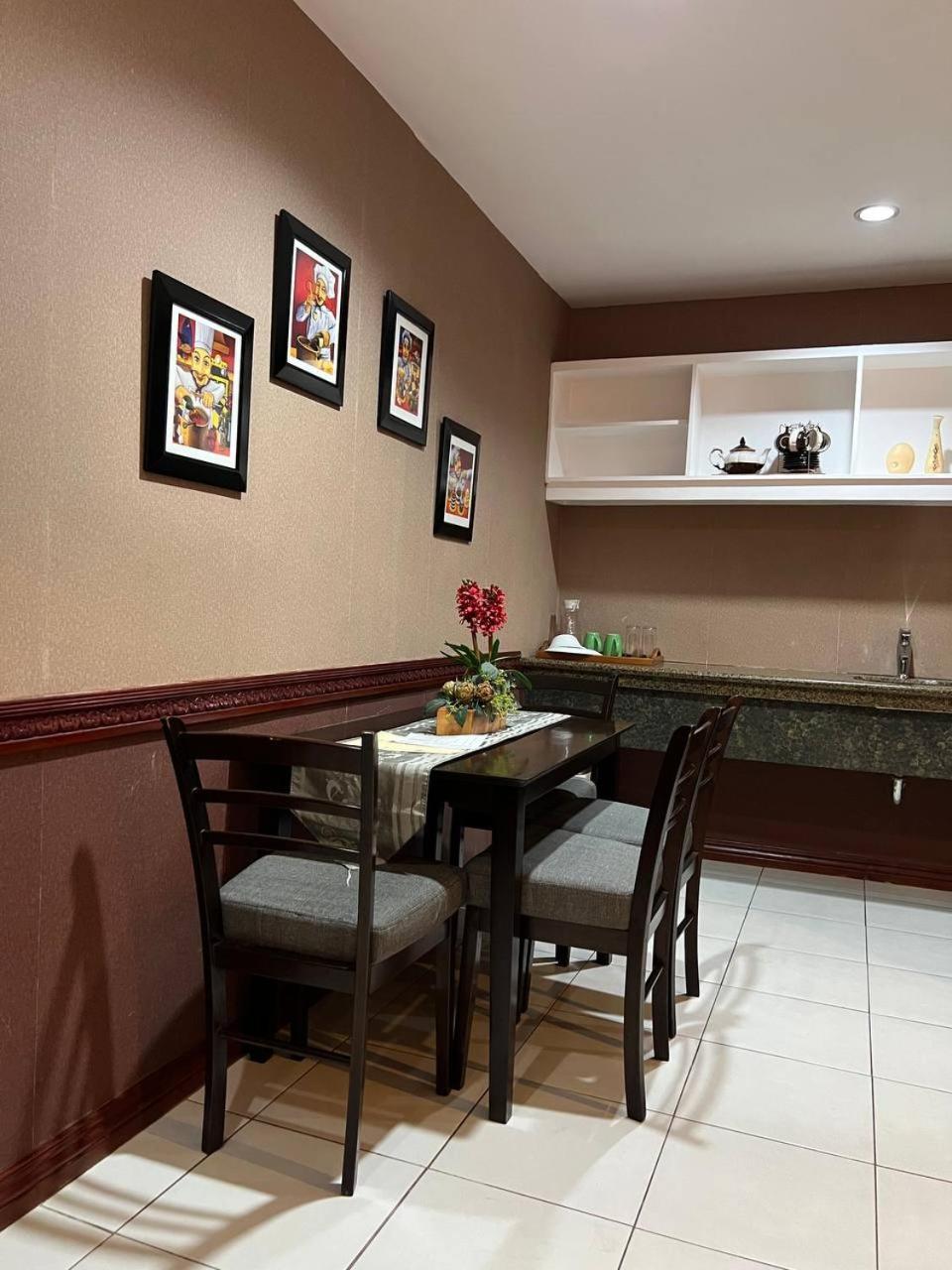 Subic Residencias Olongapo Zewnętrze zdjęcie