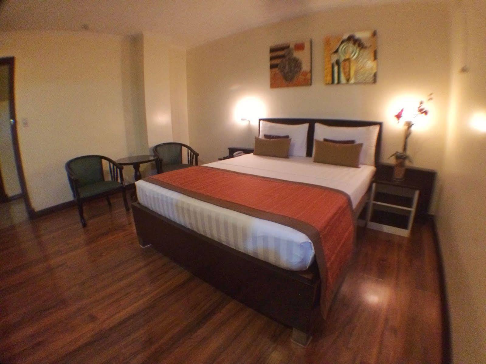 Subic Residencias Olongapo Zewnętrze zdjęcie