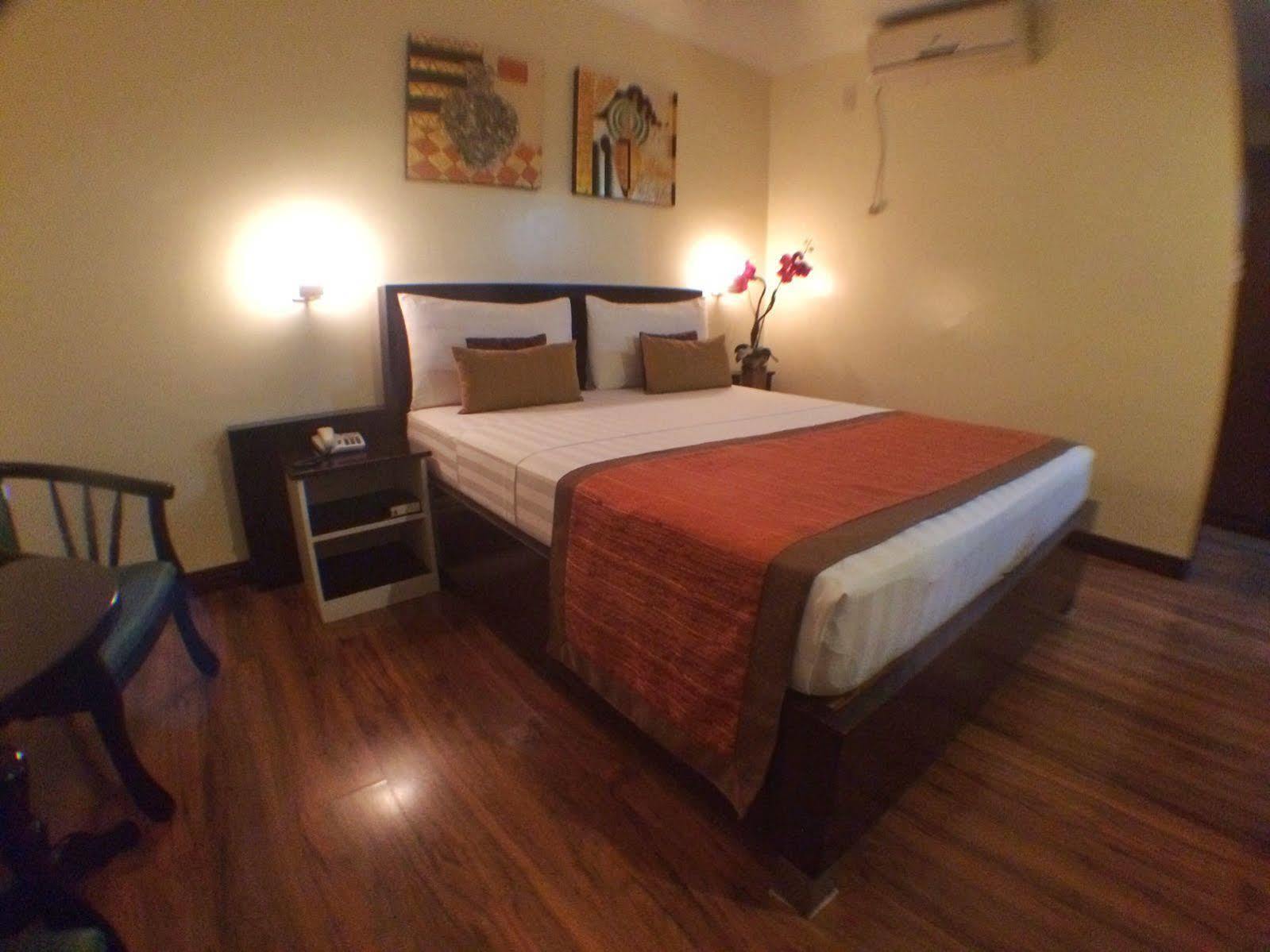 Subic Residencias Olongapo Zewnętrze zdjęcie